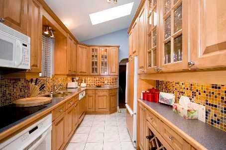 Preview image for 19 Southvale Dr, Toronto