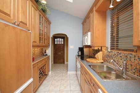 Preview image for 19 Southvale Dr, Toronto