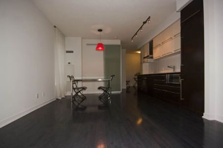 Preview image for 770 Bay St #1006, Toronto