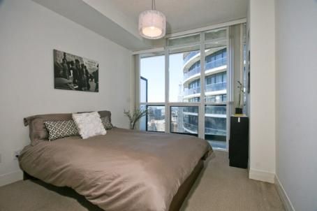 Preview image for 25 Carlton St #3204, Toronto