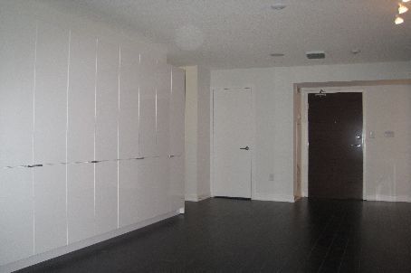 Preview image for 10 Capreol Crt #821, Toronto