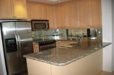 Preview image for 628 Fleet St #813, Toronto