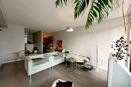 Preview image for 4K Spadina Ave #818, Toronto