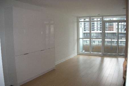 Preview image for 10 Capreol Crt #1001, Toronto