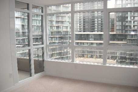 Preview image for 10 Capreol Crt #1001, Toronto