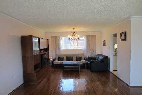 Preview image for 25 Rondeau Dr, Toronto