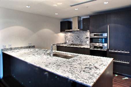 Preview image for 180 University Ave #2104, Toronto