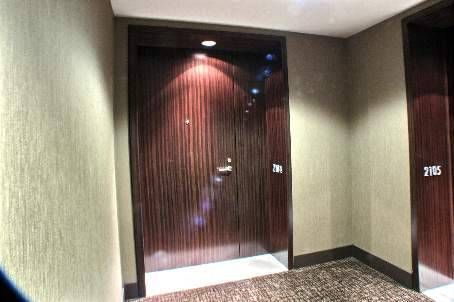 Preview image for 180 University Ave #2104, Toronto