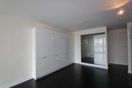 Preview image for 10 Capreol Crt #1048, Toronto