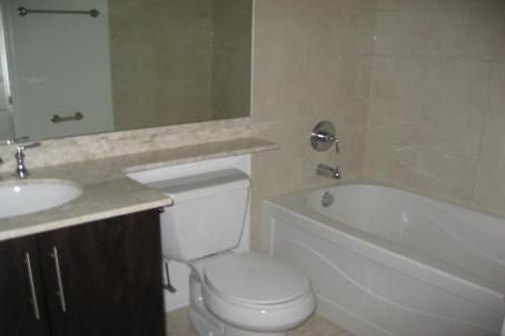 Preview image for 628 Fleet St #813, Toronto