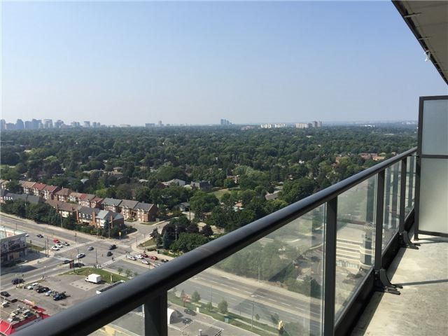 Preview image for 33 Singer Crt #2807, Toronto