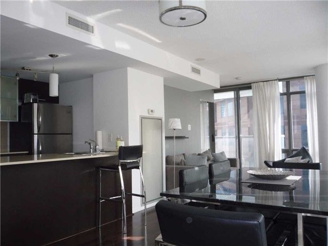 Preview image for 38 Grenville St #1303, Toronto