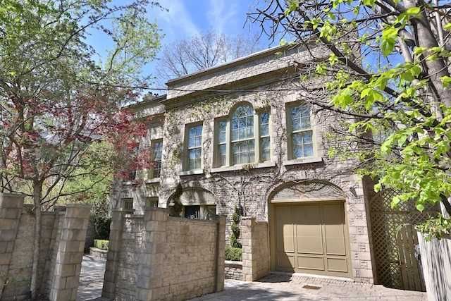 Preview image for 8 Russell Hill Dr, Toronto