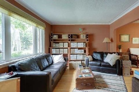 Preview image for 400 Hillcrest Ave, Toronto