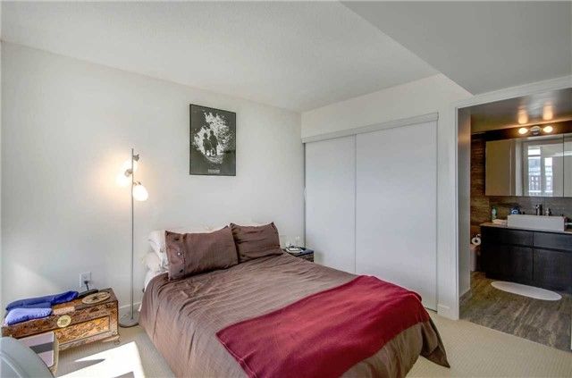 Preview image for 10 Capreol Crt #306, Toronto