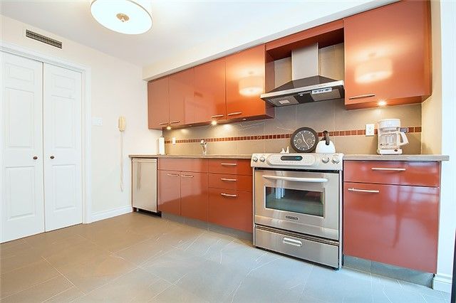 Preview image for 164 Cumberland St #402, Toronto