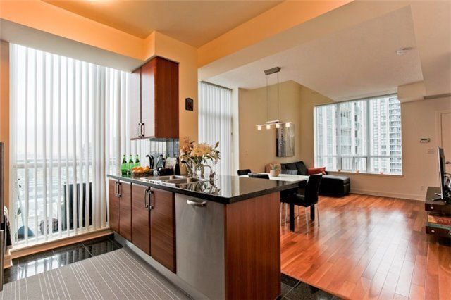 Preview image for 1 Avondale Ave #708, Toronto