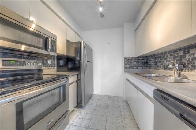 Preview image for 24 Wellesley St W #2703, Toronto