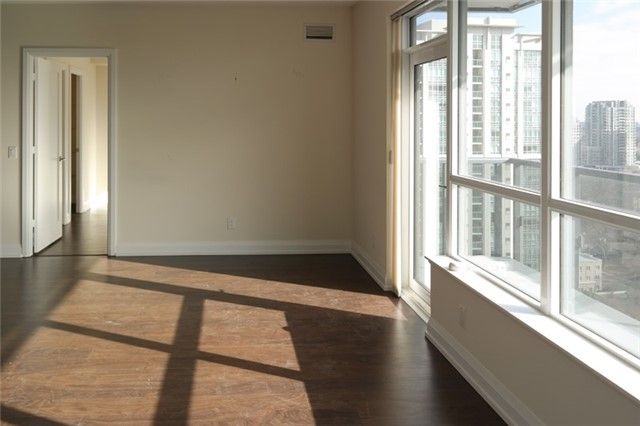 Preview image for 2 Anndale Dr #1510, Toronto