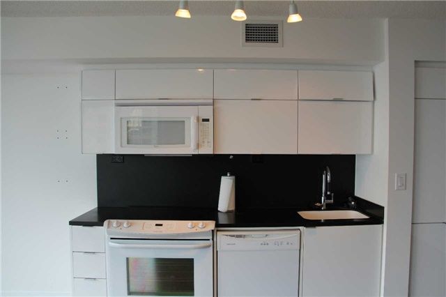 Preview image for 21 Iceboat Terr #1806, Toronto