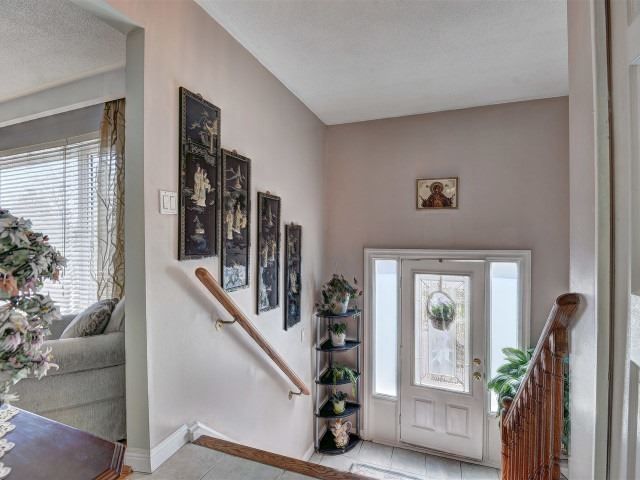 Preview image for 379 Cherokee Blvd, Toronto