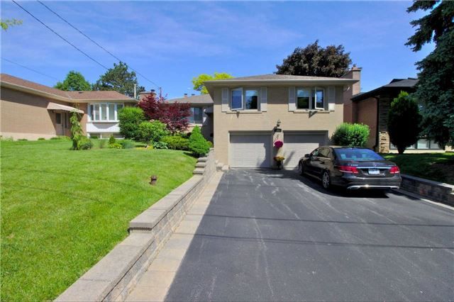 Preview image for 24 Burleigh Heights Dr, Toronto