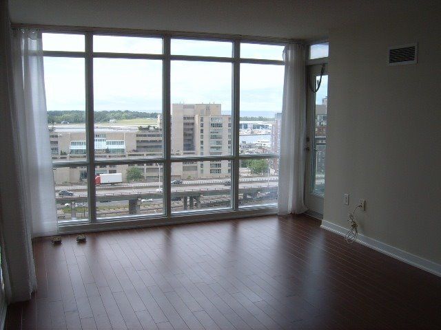 Preview image for 15 Fort York Blvd #1512, Toronto