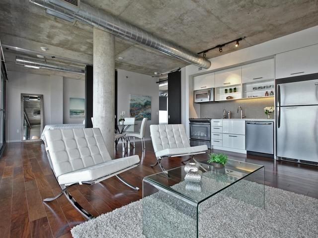 Preview image for 32 Trolley Cres #1206, Toronto