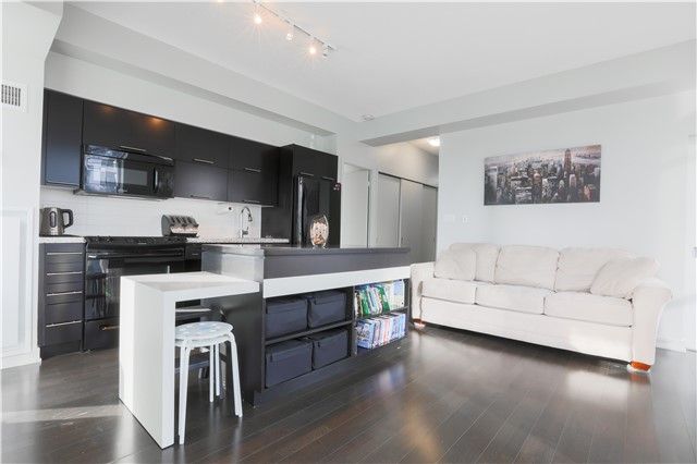 Preview image for 126 Simcoe St #1808, Toronto