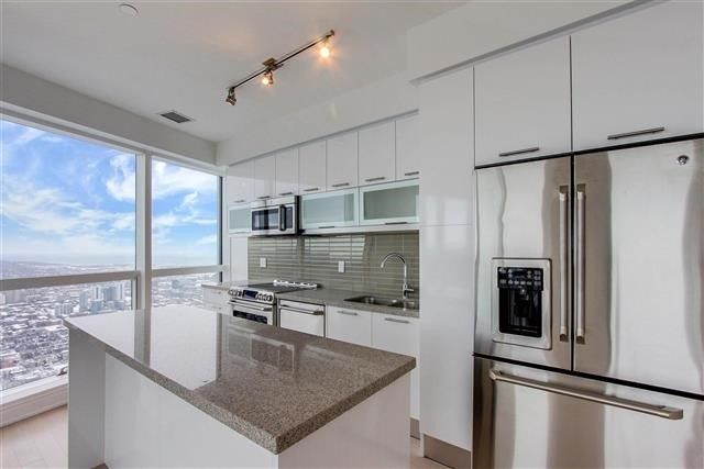 Preview image for 388 Yonge St #7402, Toronto