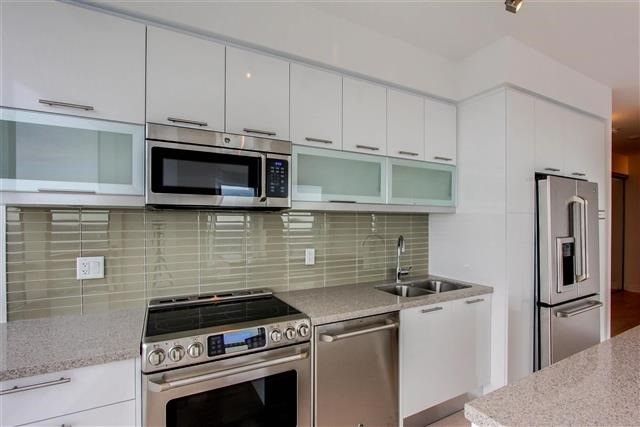 Preview image for 388 Yonge St #7402, Toronto