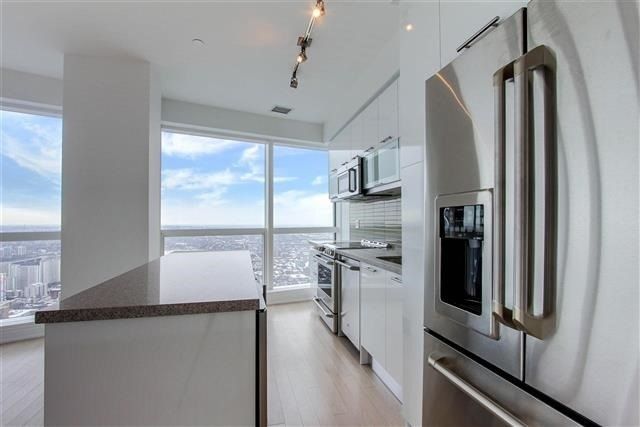 Preview image for 388 Yonge St #7402, Toronto