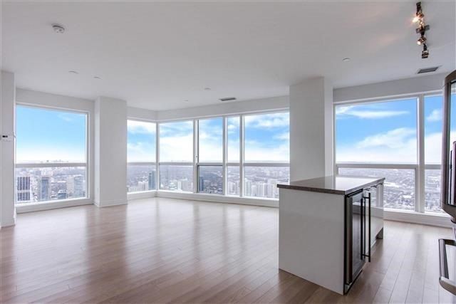 Preview image for 388 Yonge St #7402, Toronto