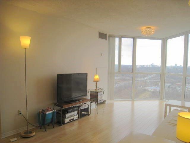Preview image for 7 Concorde Pl #2810, Toronto
