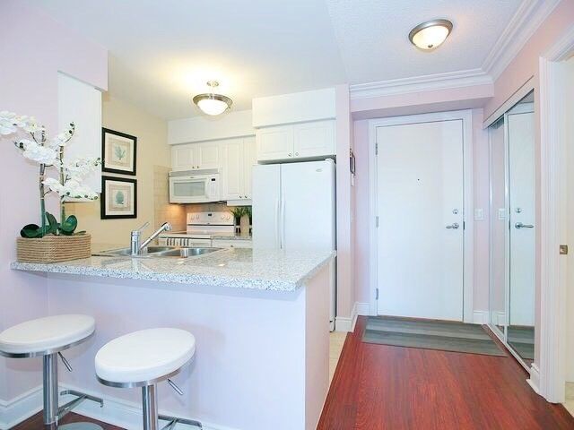 Preview image for 15 Greenview Ave #1804, Toronto