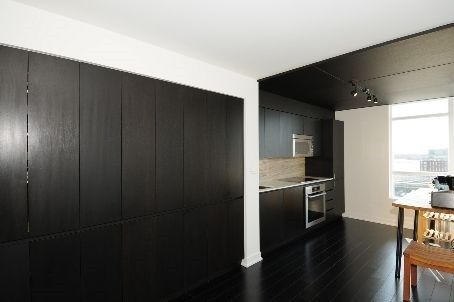 Preview image for 10 Capreol Crt #1012, Toronto