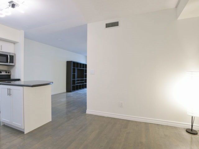 Preview image for 250 Wellington St W #1727, Toronto