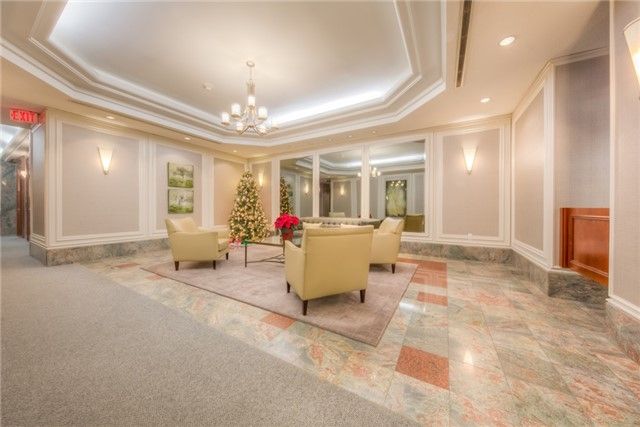 Preview image for 24 Wellesley St W #2703, Toronto
