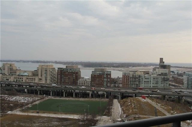 Preview image for 21 Iceboat Terr #1806, Toronto