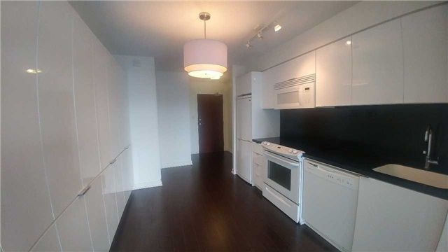 Preview image for 10 Capreol Crt #645, Toronto