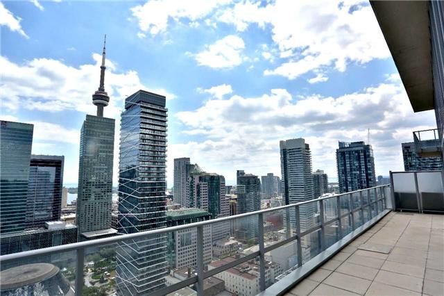 Preview image for 126 Simcoe St #Ph05, Toronto