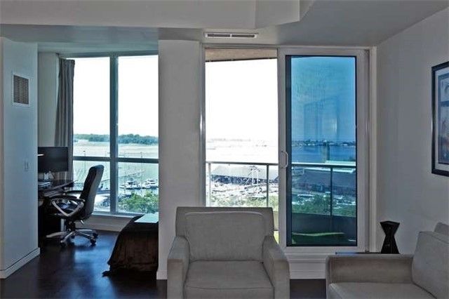 Preview image for 218 Queens Quay W #1011, Toronto