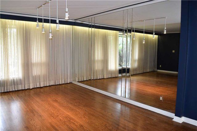 Preview image for 15 Cobden St, Toronto