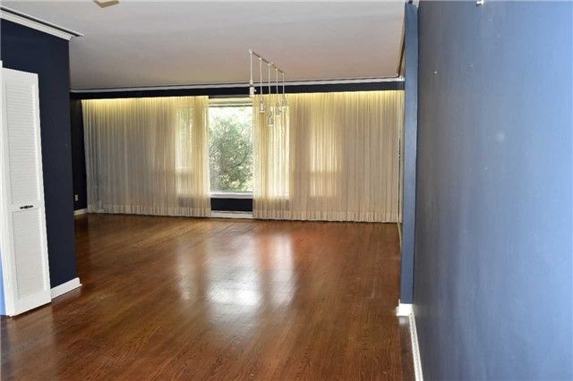 Preview image for 15 Cobden St, Toronto
