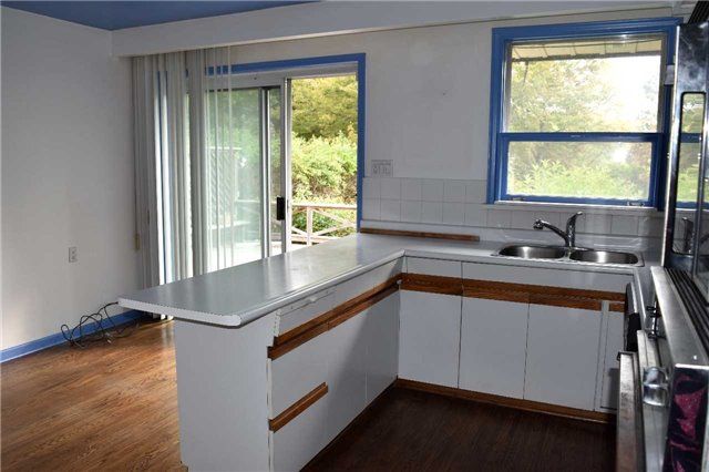 Preview image for 15 Cobden St, Toronto