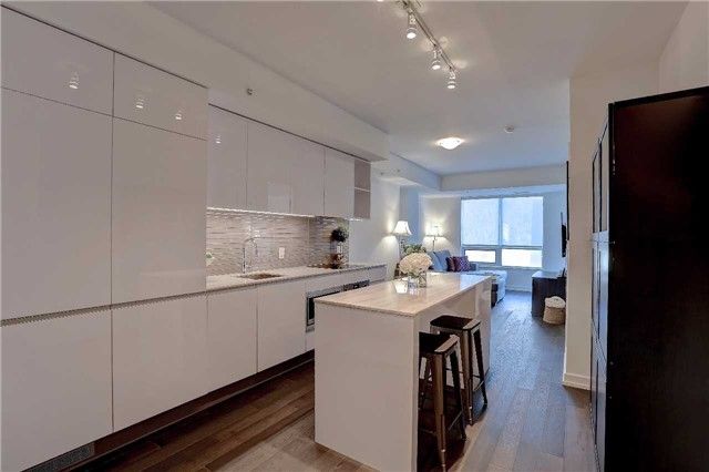 Preview image for 377 Madison Ave #410, Toronto