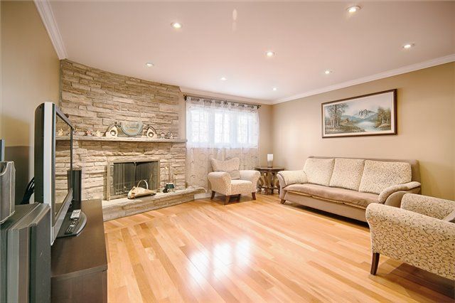 Preview image for 6 Carmel Crt, Toronto