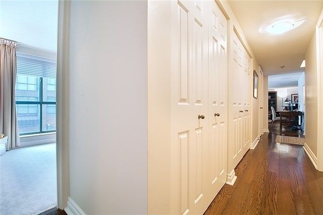 Preview image for 164 Cumberland St #402, Toronto