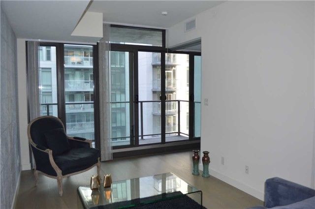 Preview image for 111 Bathurst St #1011, Toronto