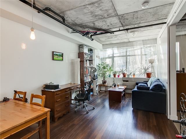 Preview image for 10 Wellesley Pl #401, Toronto